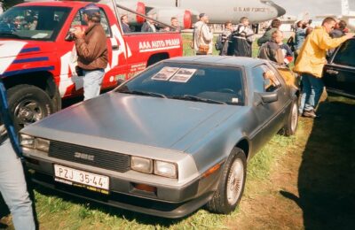 DELOREAN DMC12